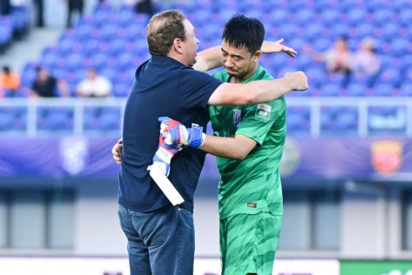 申花9-3大勝浙江，斯盧茨基關(guān)注球員狀態(tài)與亞冠備戰(zhàn)